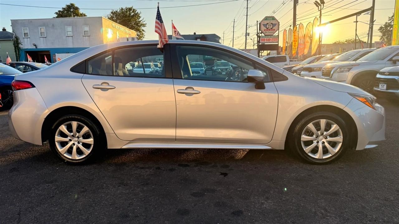 Toyota Corolla LE 2024