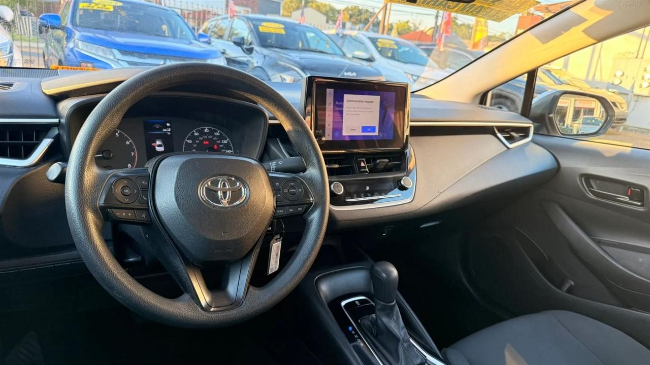 Toyota Corolla LE 2024