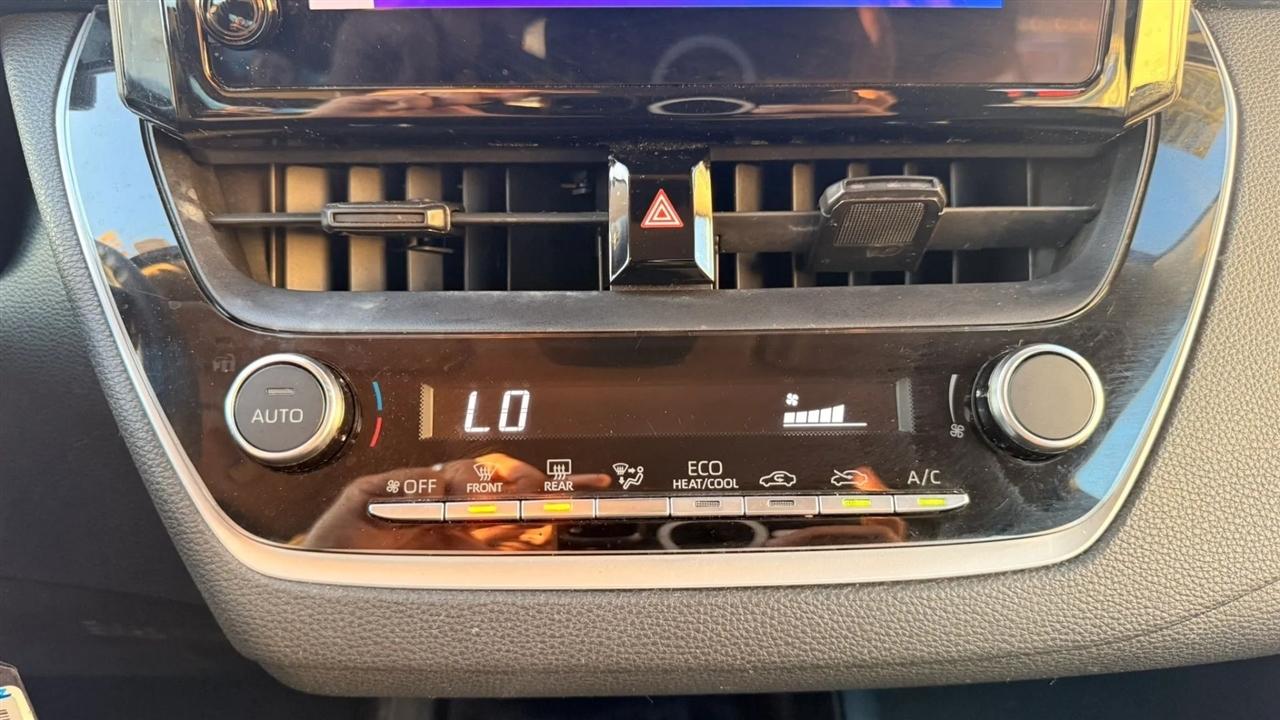 Toyota Corolla LE 2024