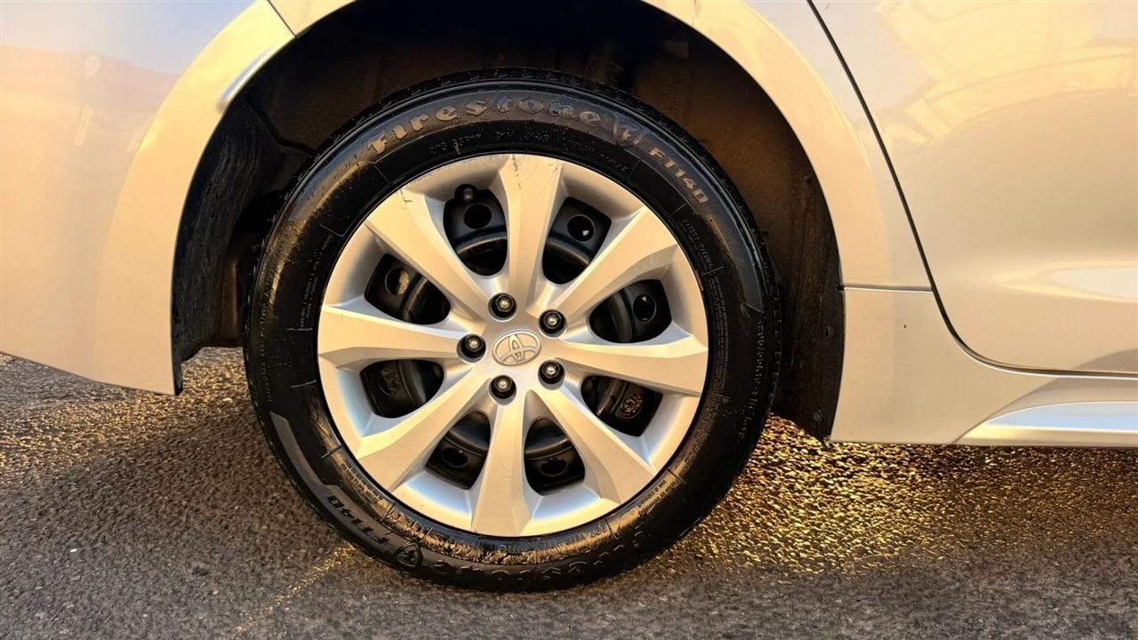 Toyota Corolla LE 2024