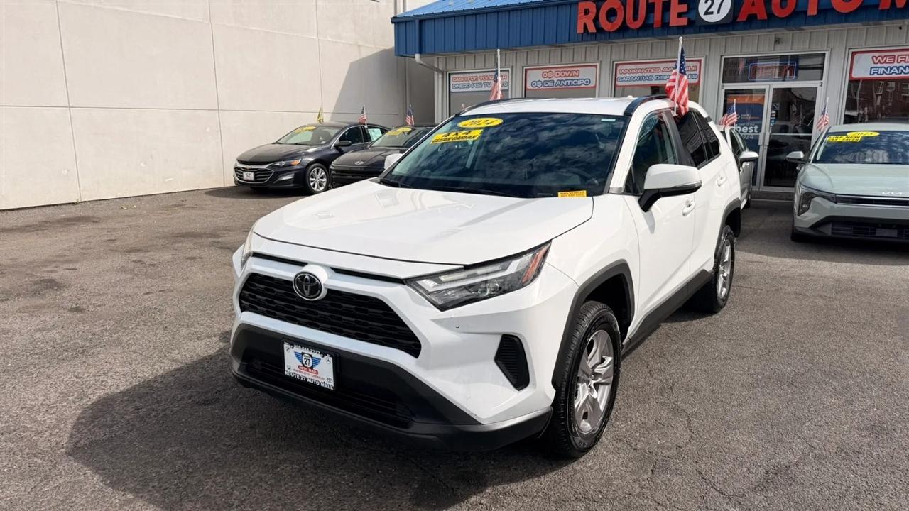 Toyota RAV4 XLE 2024