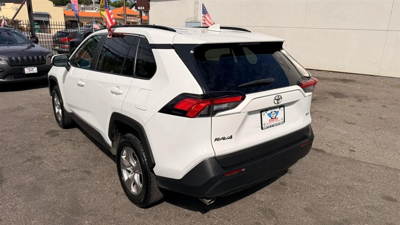 Toyota RAV4 XLE 2024