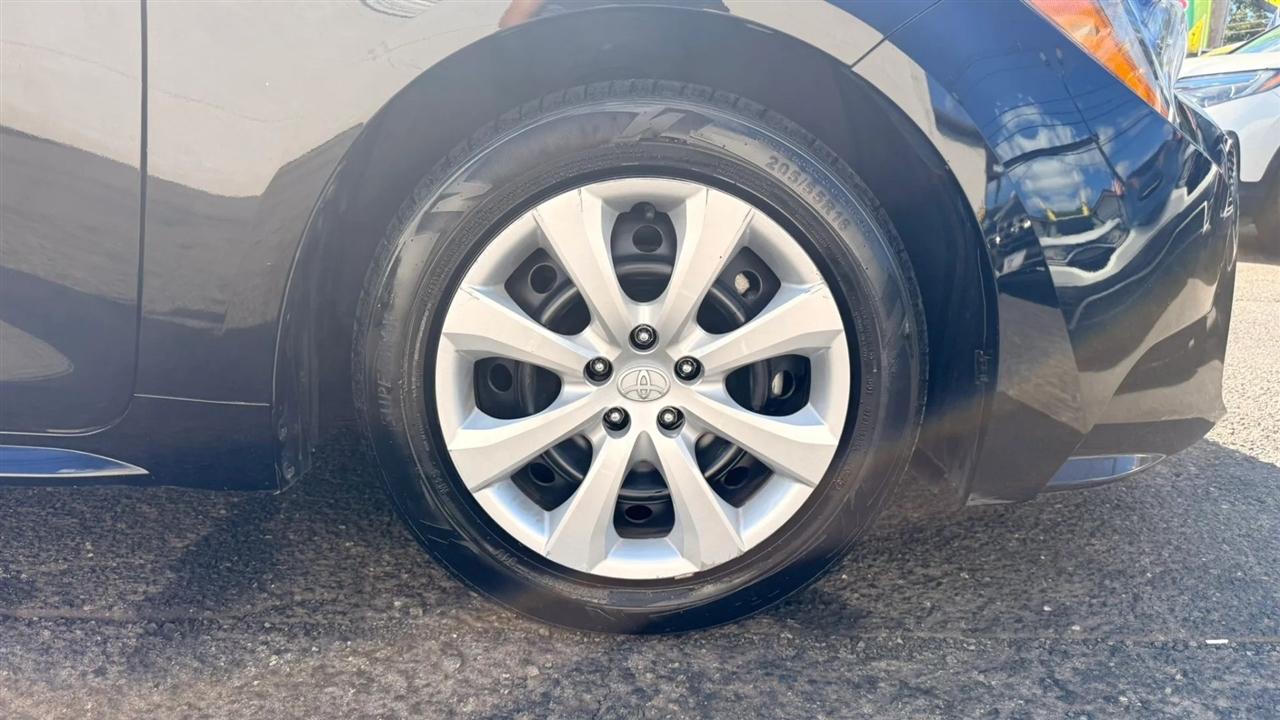 Toyota Corolla LE 2023