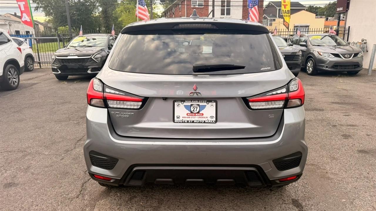 Mitsubishi Outlander Sport 2.0 ES 4WD 2024