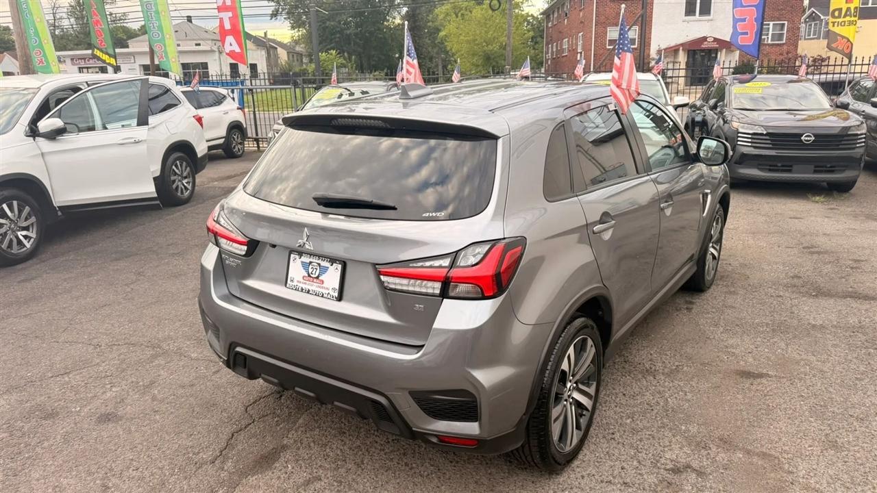 Mitsubishi Outlander Sport 2.0 ES 4WD 2024