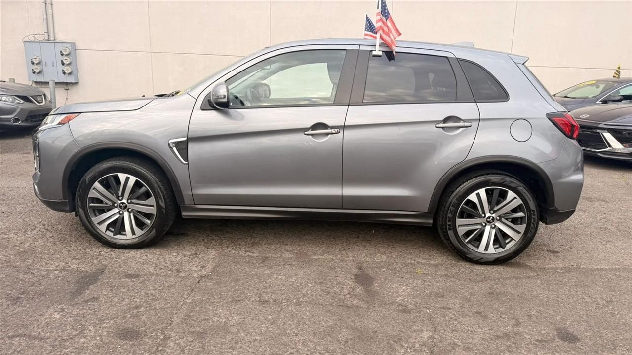 Mitsubishi Outlander Sport 2.0 ES 4WD 2024