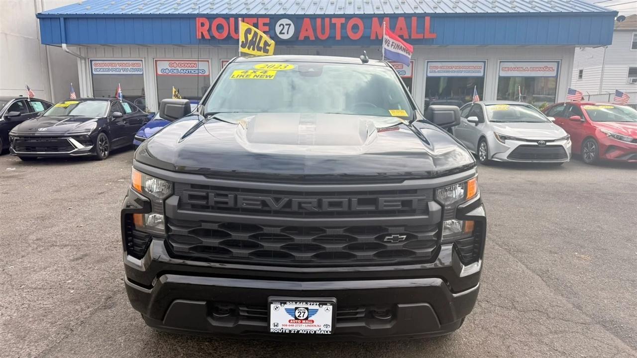 Chevrolet Silverado 1500 Custom Crew Cab 4WD 2023