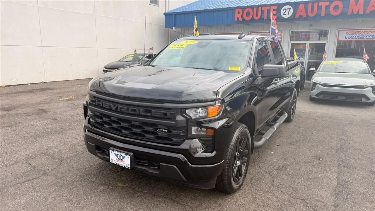 Chevrolet Silverado 1500 Custom Crew Cab 4WD 2023