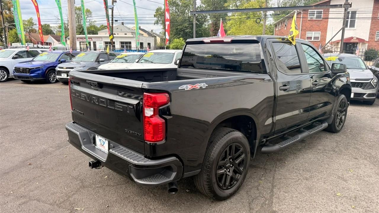 Chevrolet Silverado 1500 Custom Crew Cab 4WD 2023