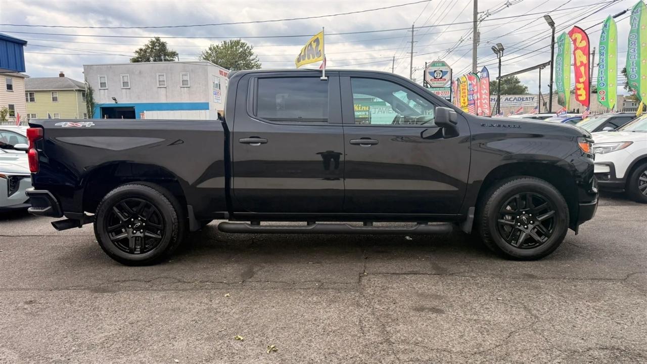Chevrolet Silverado 1500 Custom Crew Cab 4WD 2023