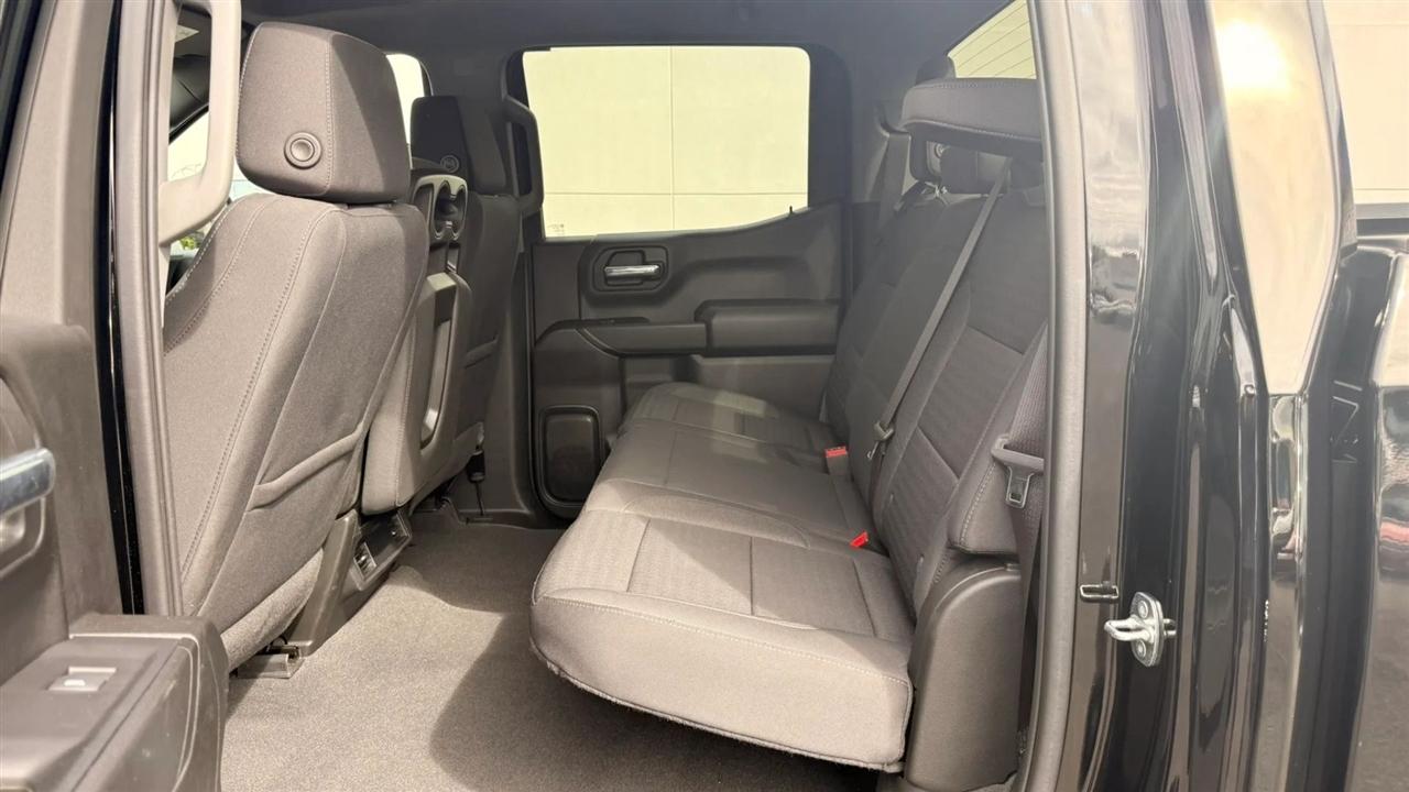 Chevrolet Silverado 1500 Custom Crew Cab 4WD 2023