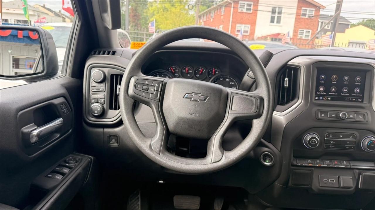 Chevrolet Silverado 1500 Custom Crew Cab 4WD 2023