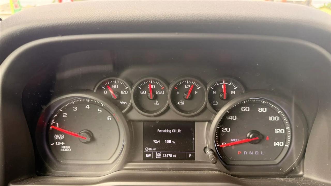 Chevrolet Silverado 1500 Custom Crew Cab 4WD 2023