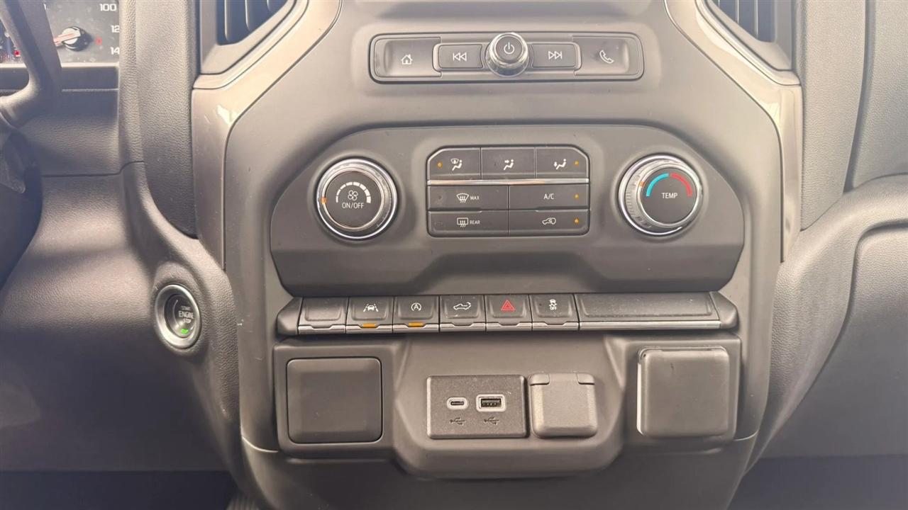Chevrolet Silverado 1500 Custom Crew Cab 4WD 2023
