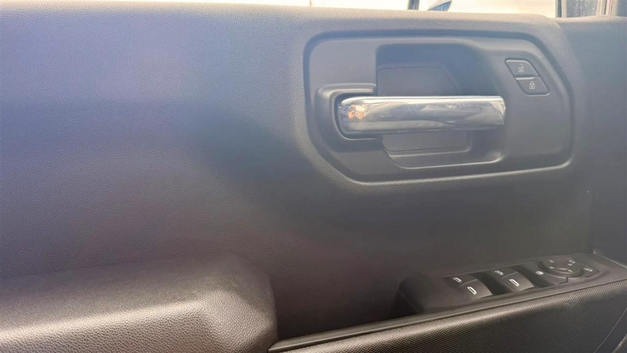 Chevrolet Silverado 1500 Custom Crew Cab 4WD 2023