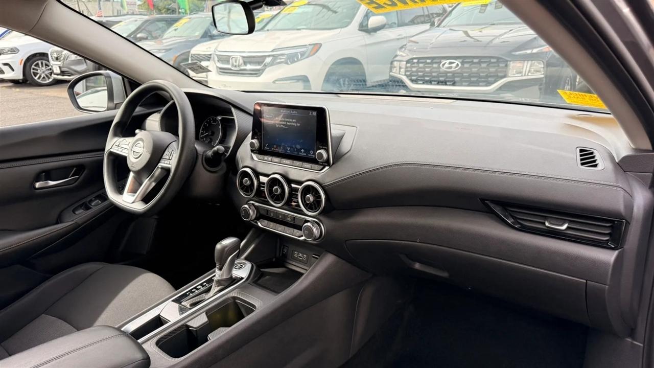 Nissan Sentra SV 2025