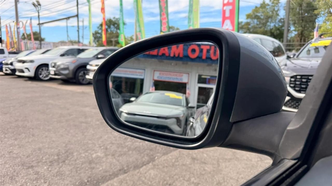 Nissan Sentra SV 2025