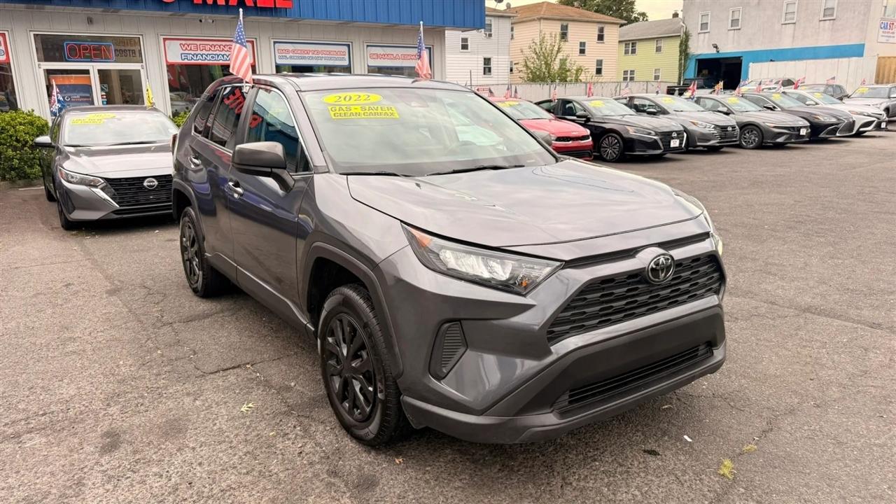 Toyota RAV4 LE 2022