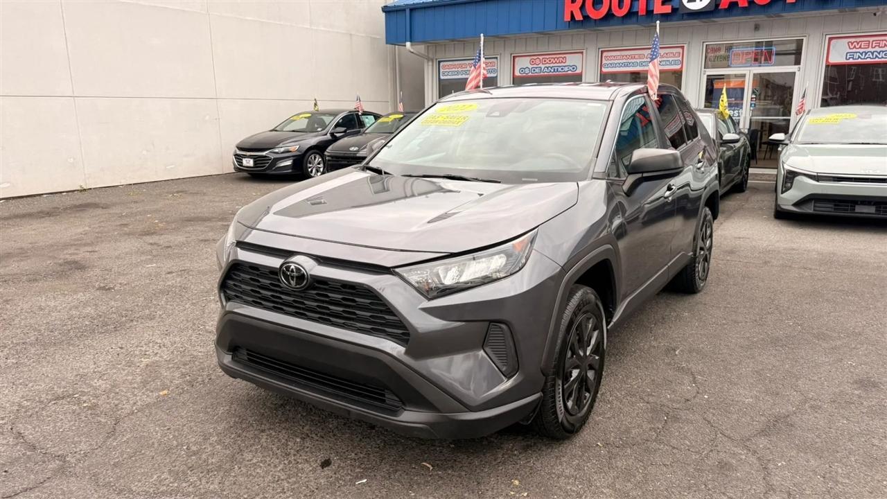 Toyota RAV4 LE 2022