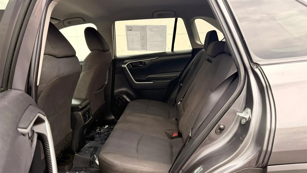 Toyota RAV4 LE 2022