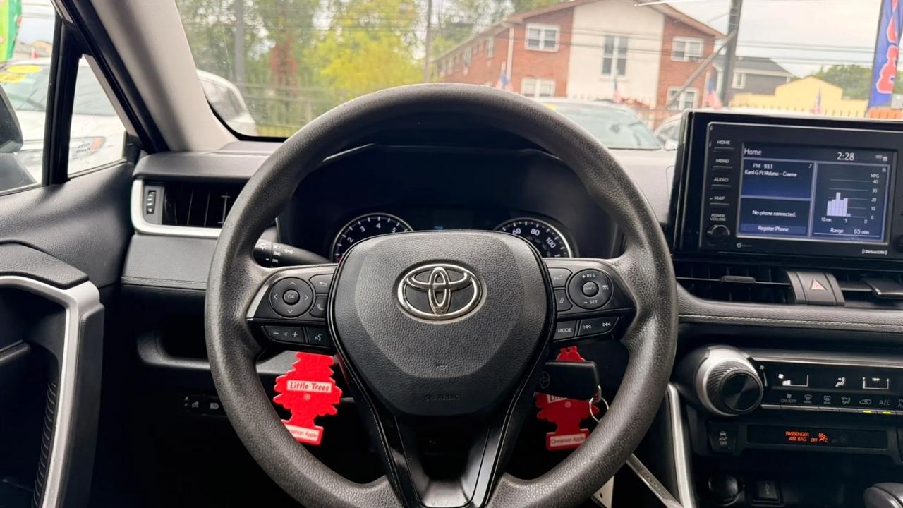Toyota RAV4 LE 2022