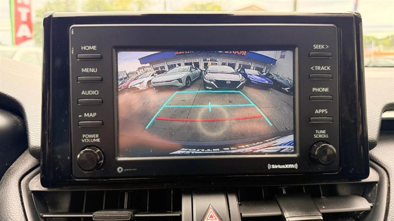 Toyota RAV4 LE 2022