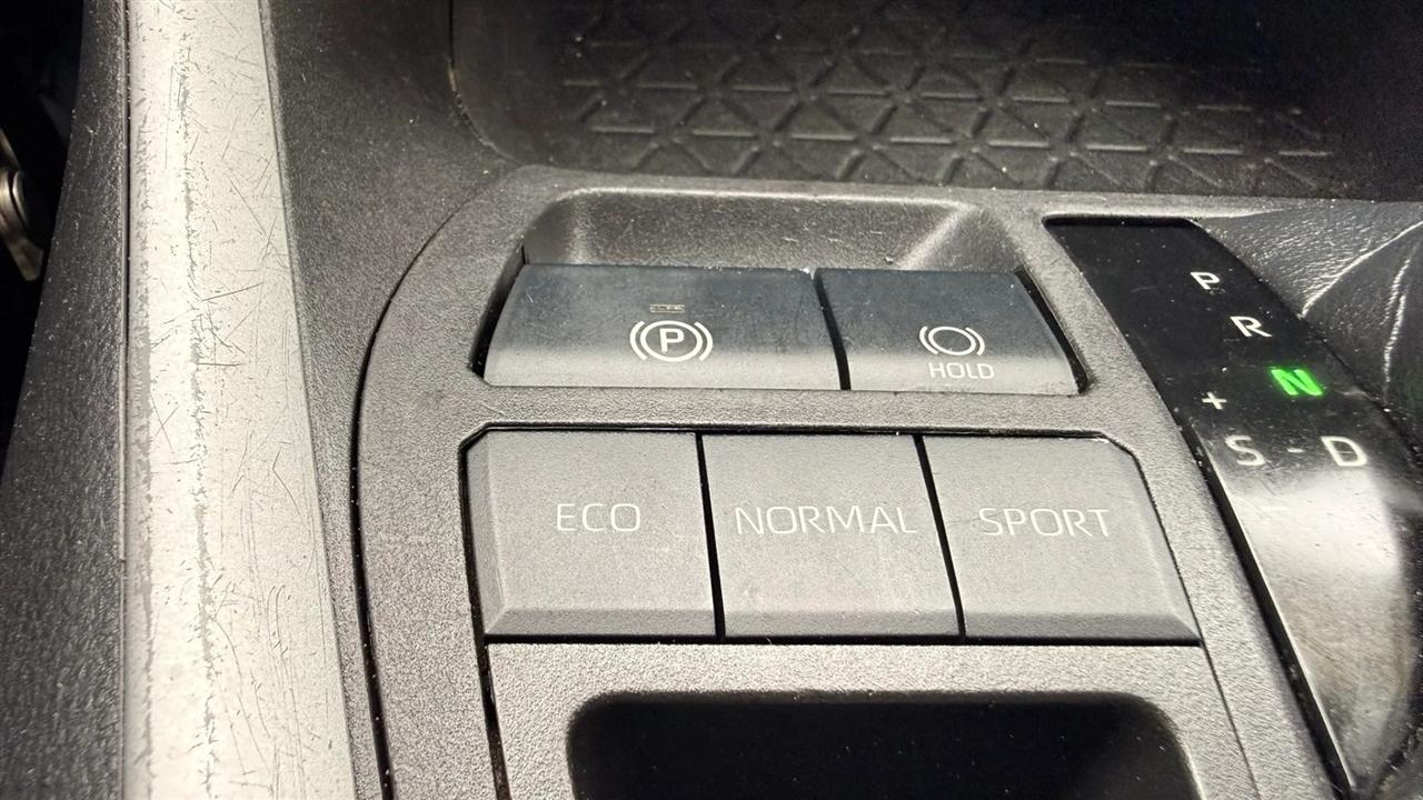 Toyota RAV4 LE 2022