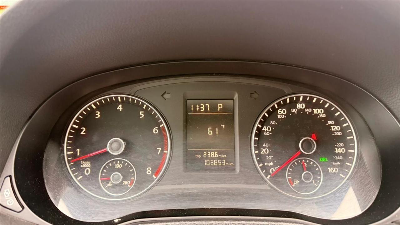 Volkswagen Passat 2.5L S W/Appearance 2013