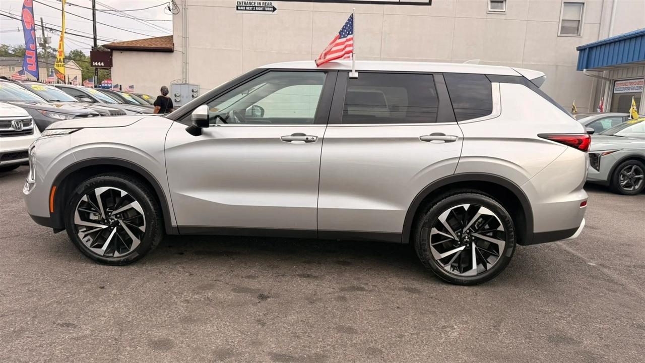 Mitsubishi Outlander SE 2WD 2024