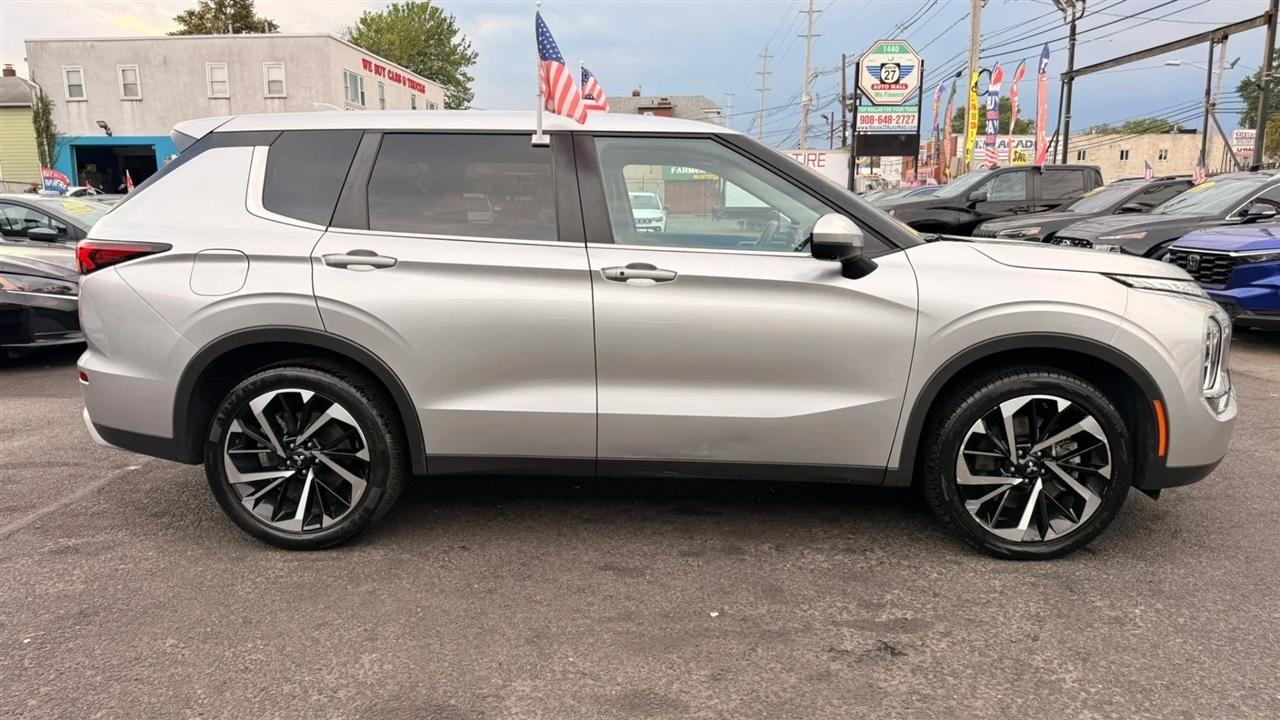 Mitsubishi Outlander SE 2WD 2024