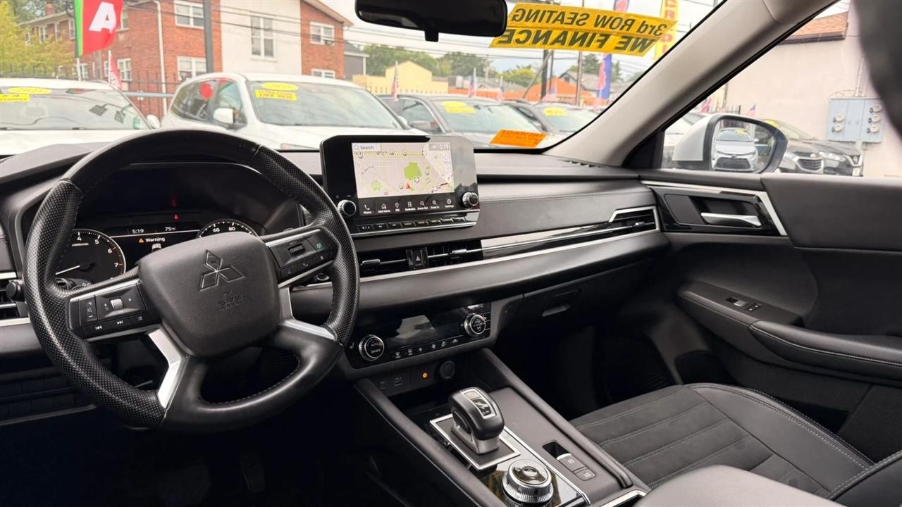 Mitsubishi Outlander SE 2WD 2024
