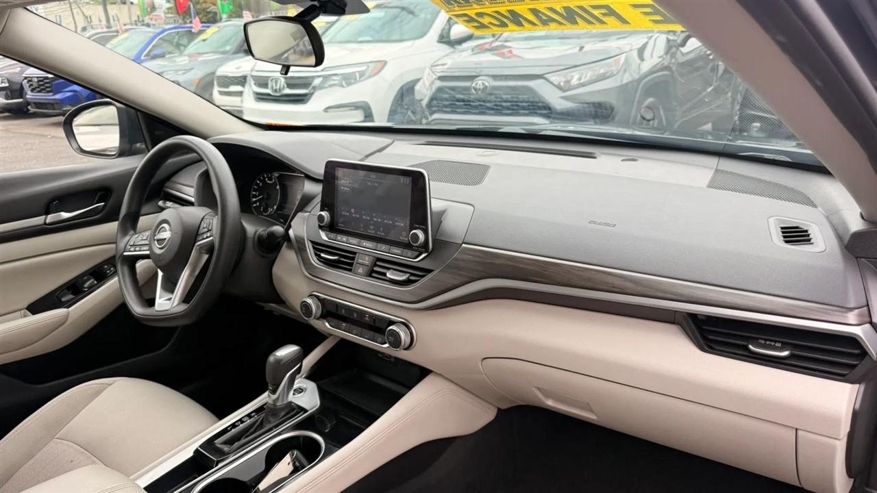 Nissan Altima 2.5 SV 2023