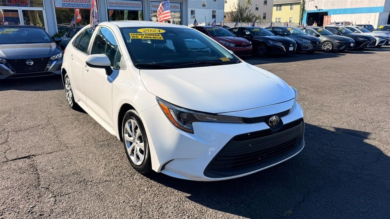 Toyota Corolla LE 2024