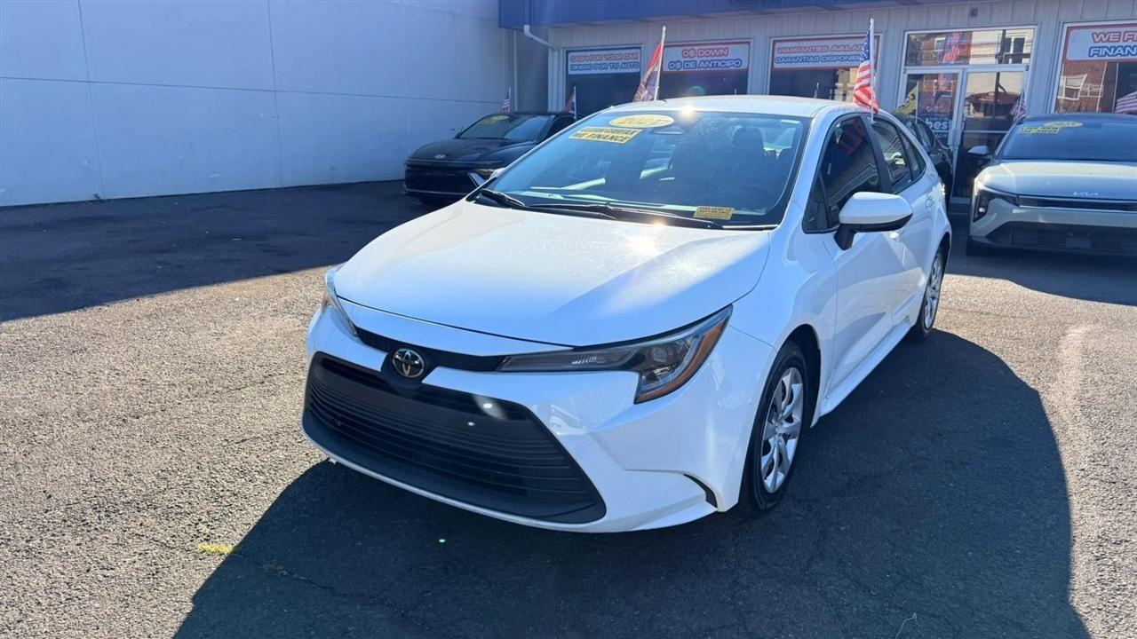 Toyota Corolla LE 2024