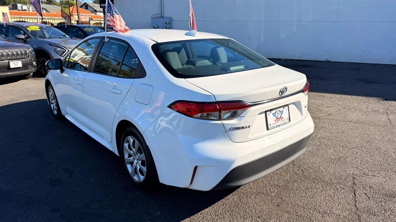 Toyota Corolla LE 2024