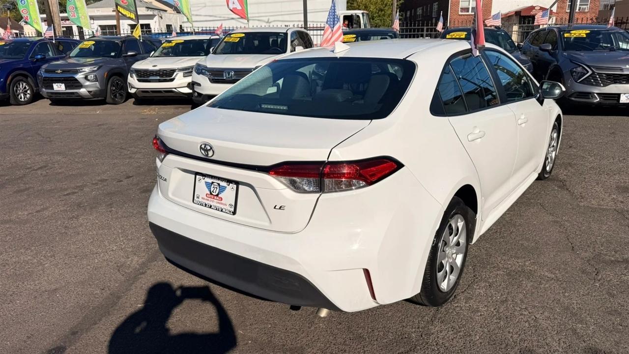Toyota Corolla LE 2024