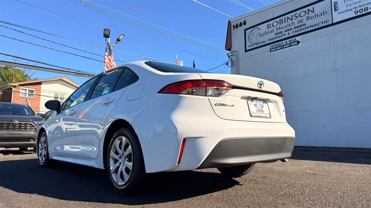 Toyota Corolla LE 2024
