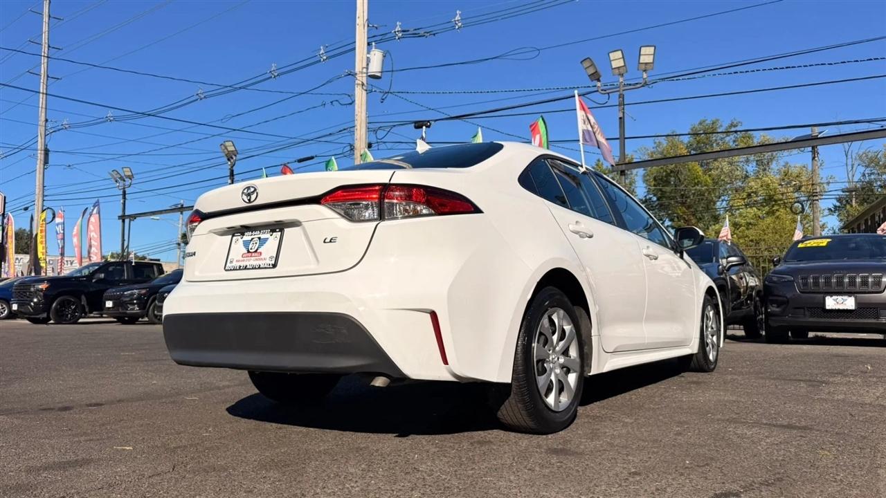 Toyota Corolla LE 2024