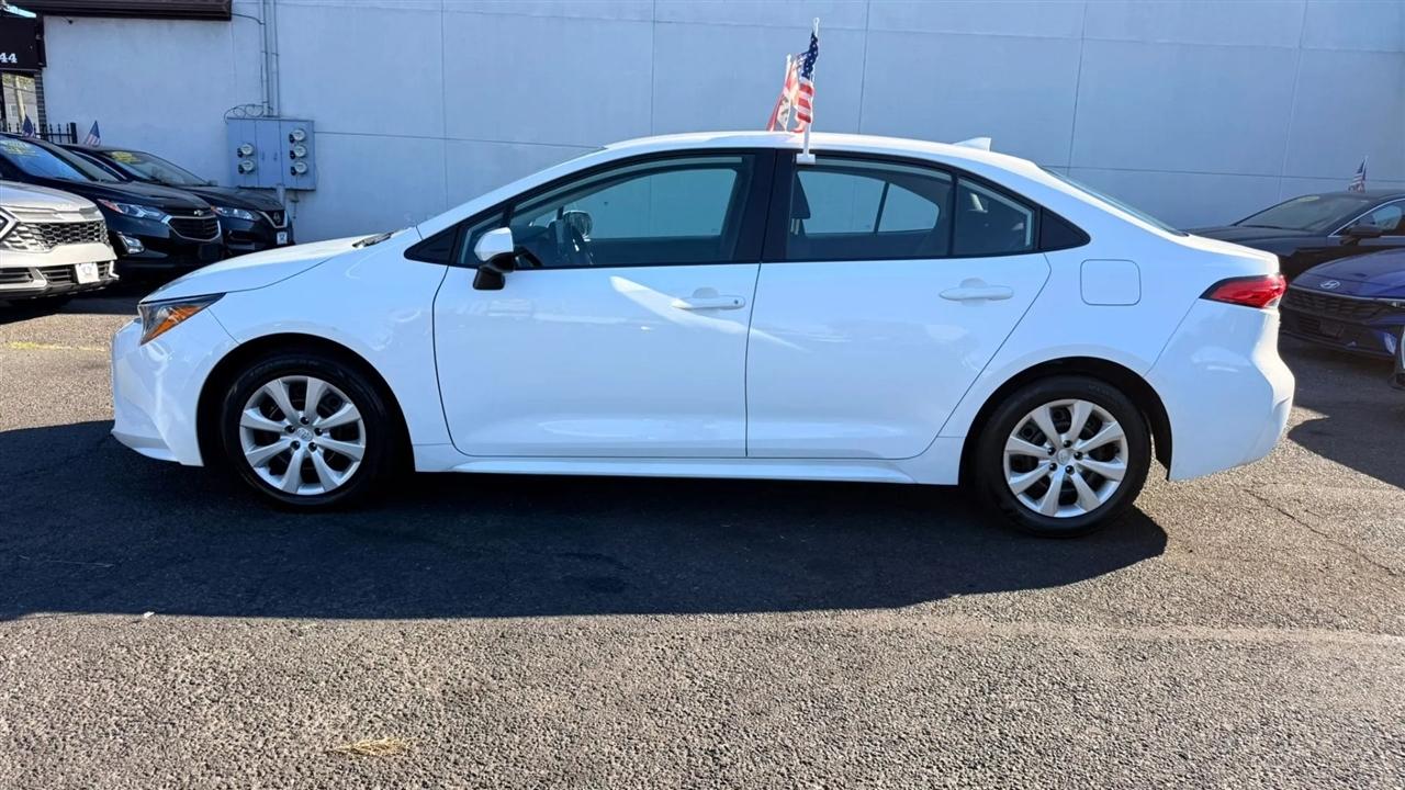 Toyota Corolla LE 2024