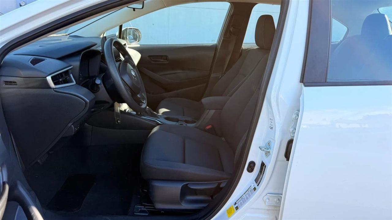 Toyota Corolla LE 2024