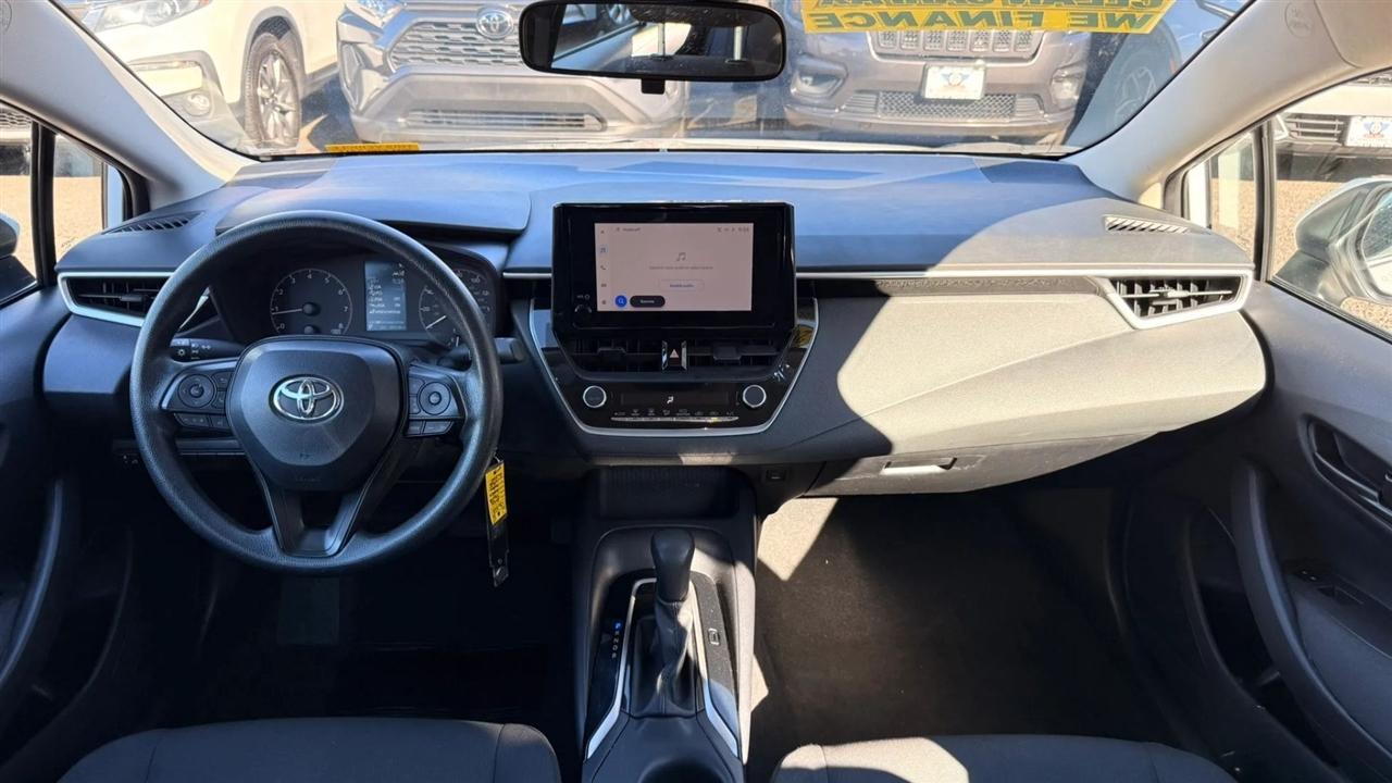 Toyota Corolla LE 2024