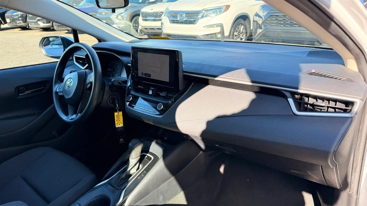 Toyota Corolla LE 2024