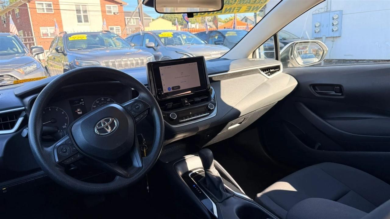 Toyota Corolla LE 2024