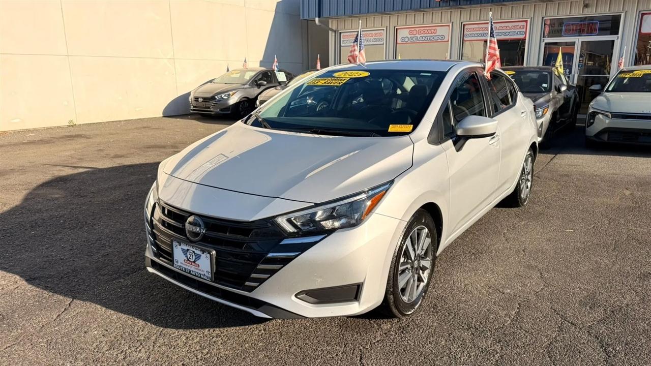 Nissan Versa SV 2025