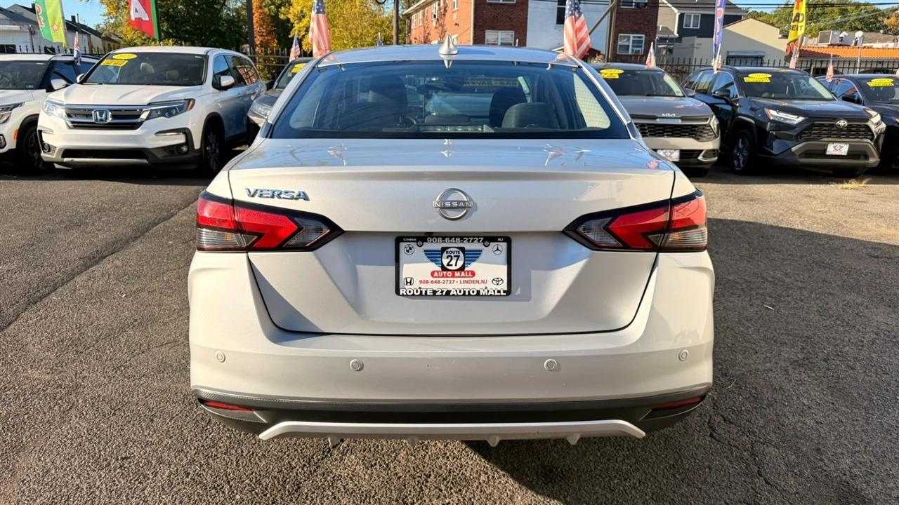 Nissan Versa SV 2025