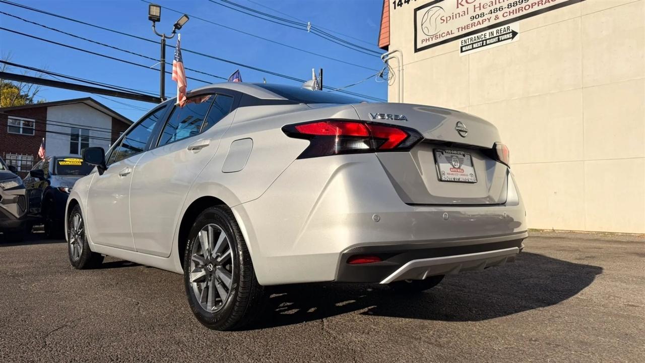 Nissan Versa SV 2025