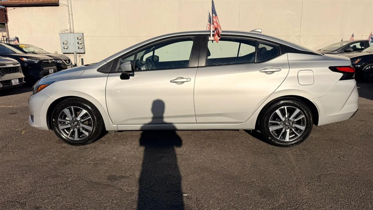 Nissan Versa SV 2025