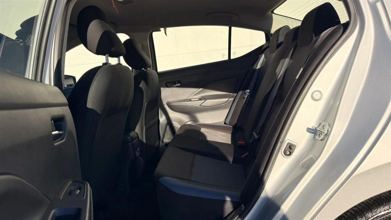 Nissan Versa SV 2025