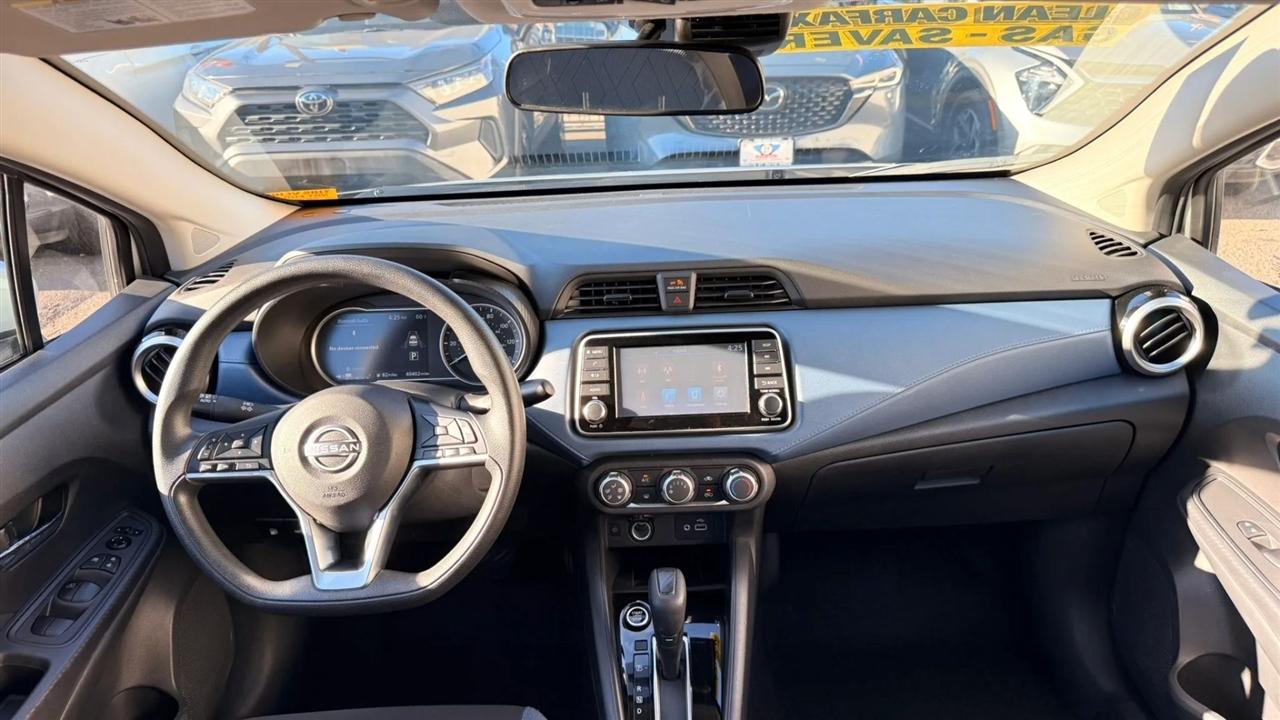 Nissan Versa SV 2025