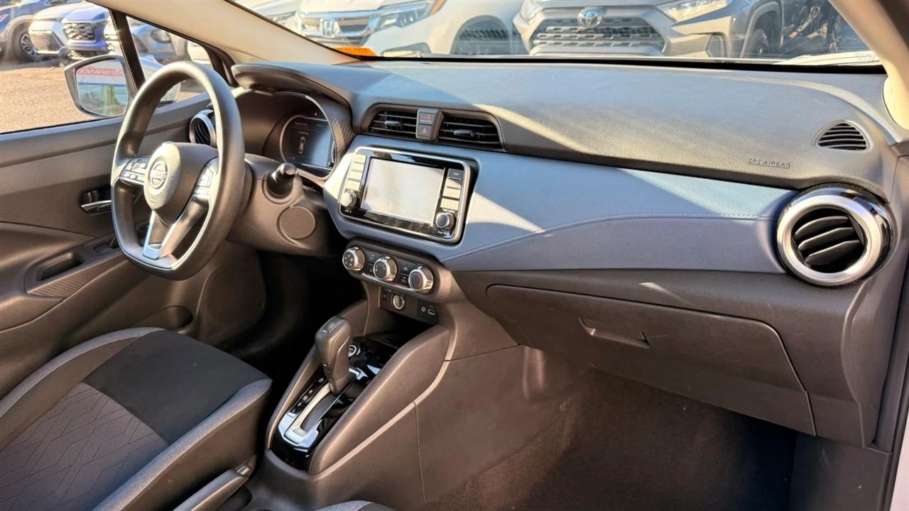 Nissan Versa SV 2025